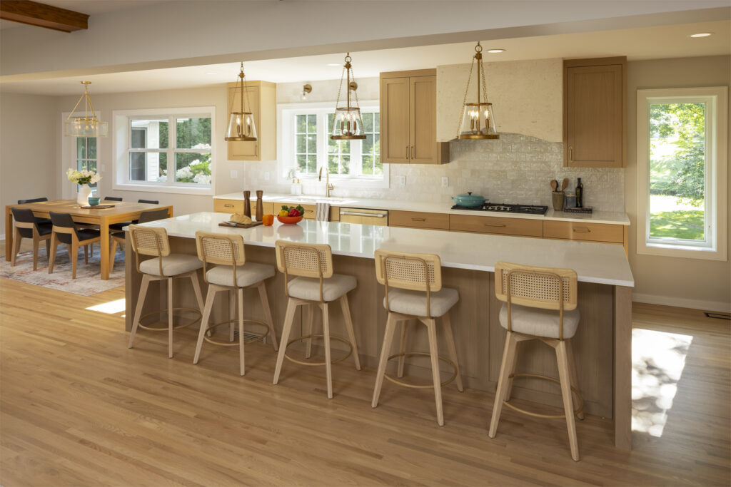 AMEK Bloomington kitchen remodel with custom cabinets and kitchen organization