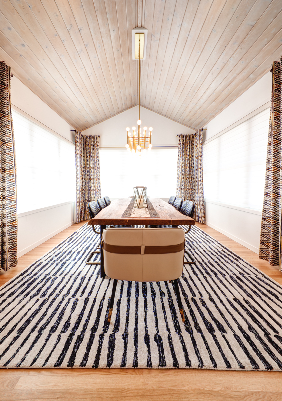 4 AMEK Bloomington 2019 Dining Room 10009 1