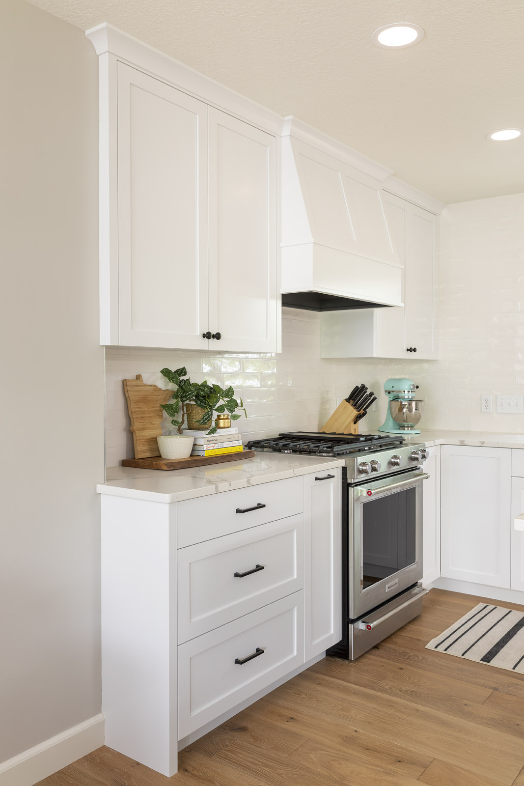 AMEK Bloomington Kitchen July 2021 G9A0200 Web 1