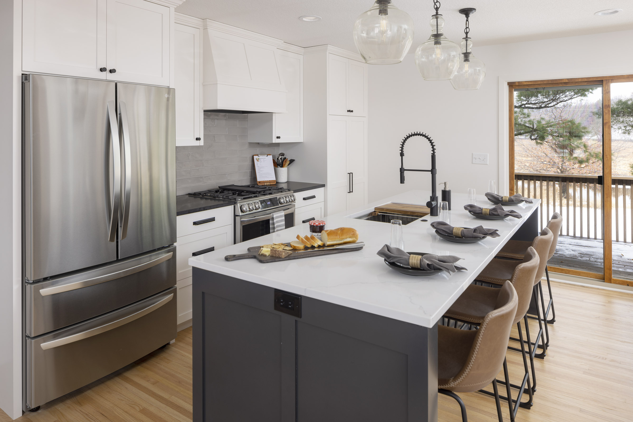 AMEK Bloomington Main 2022 92A0665v2 Web