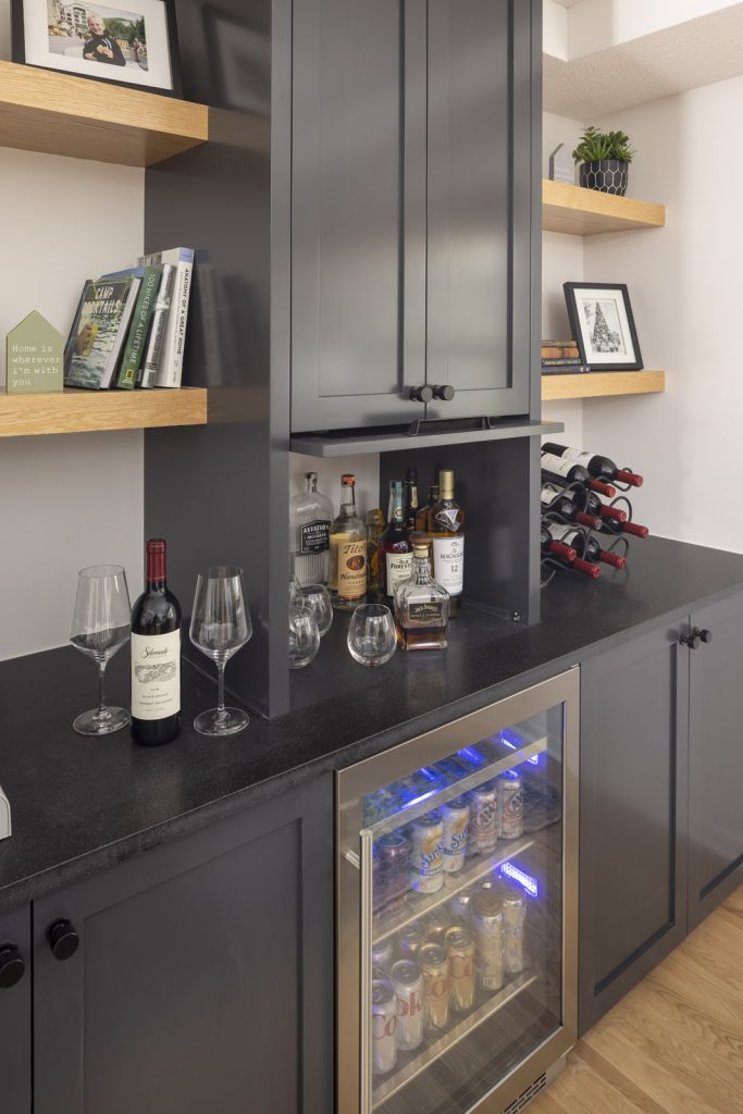 AMEK Bloomington Main 2023 92A1758 Web 683x1024