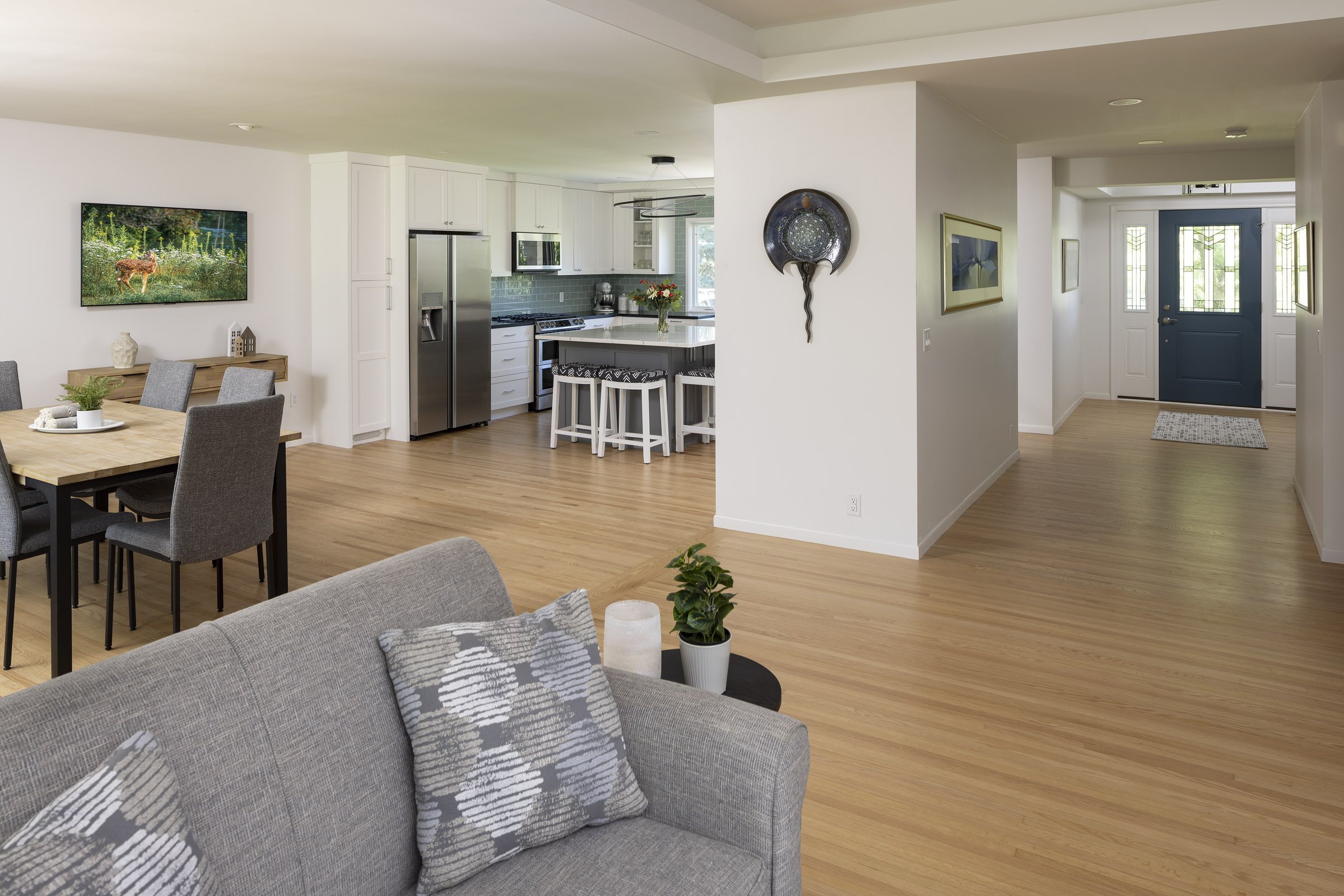 AMEK Bloomington Main Level 2024 92A0338 Web (1)