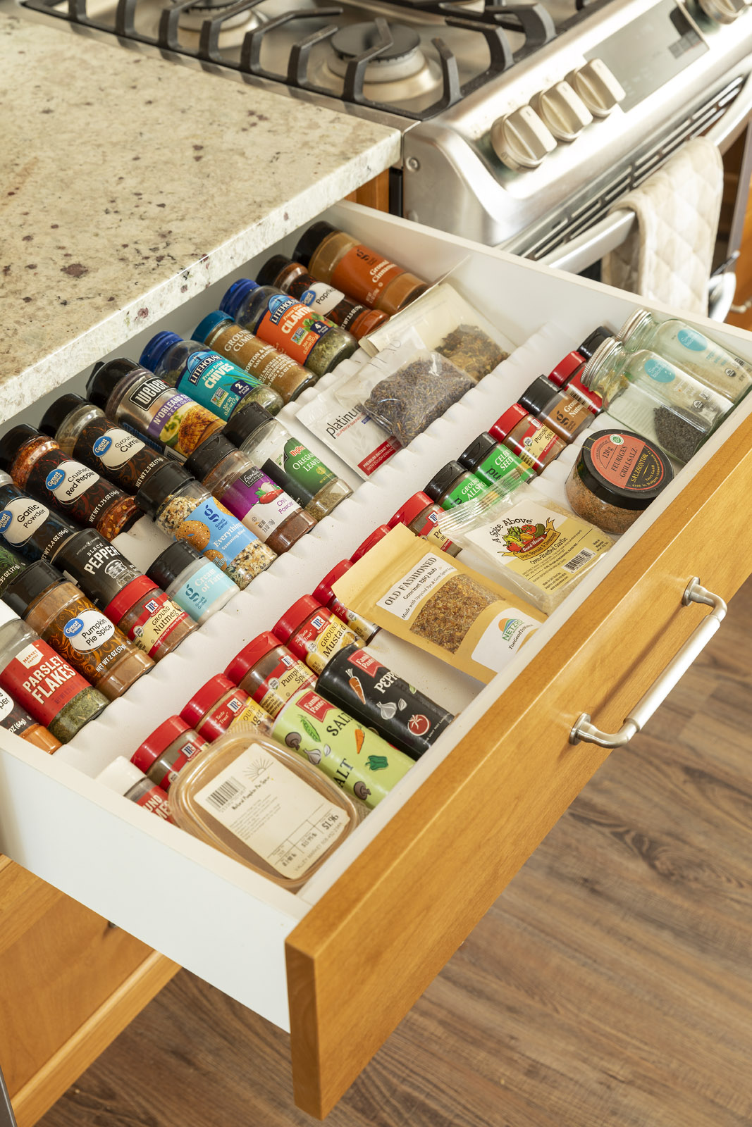 AMEK Shakopee Kitchen Sept 2021 WEB G9A5298 1