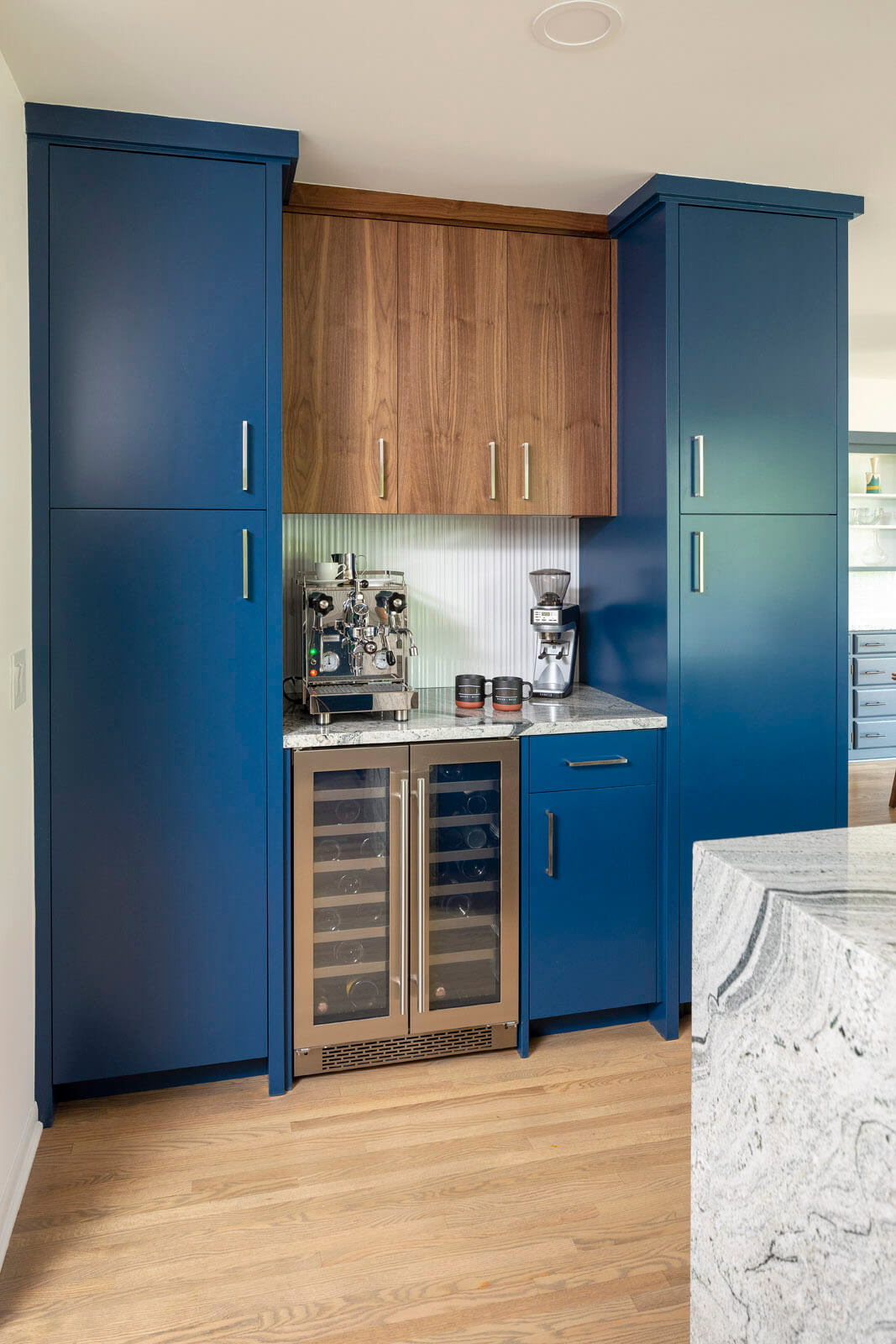 AMEK St. Louis Park Kitchen Image 5