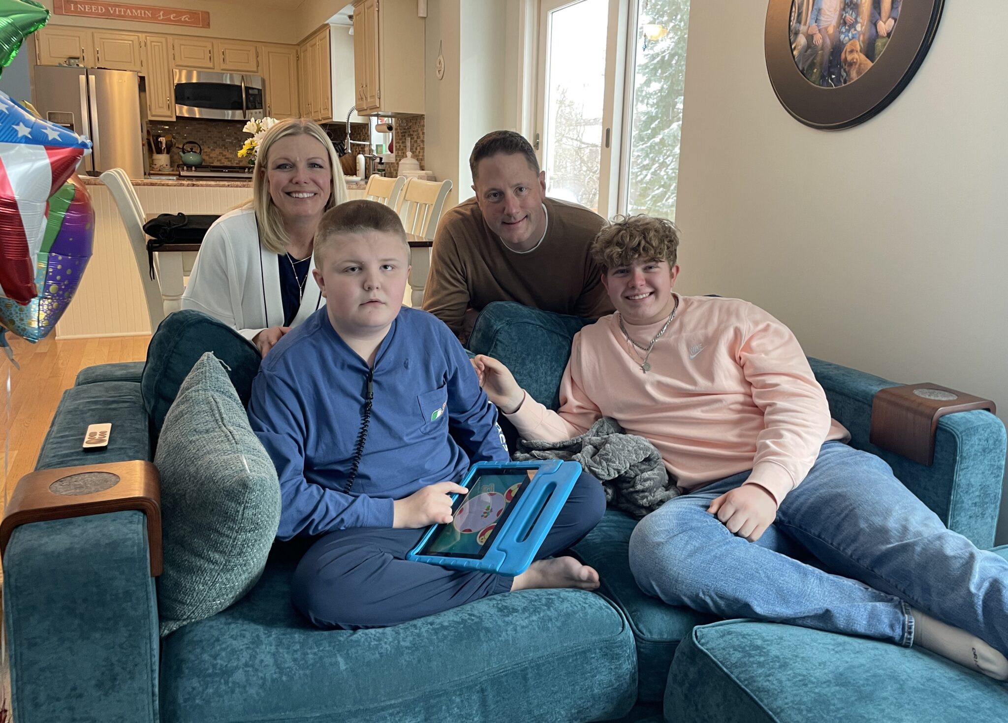 IMG 7032 F Cropped STAR 2048x1469